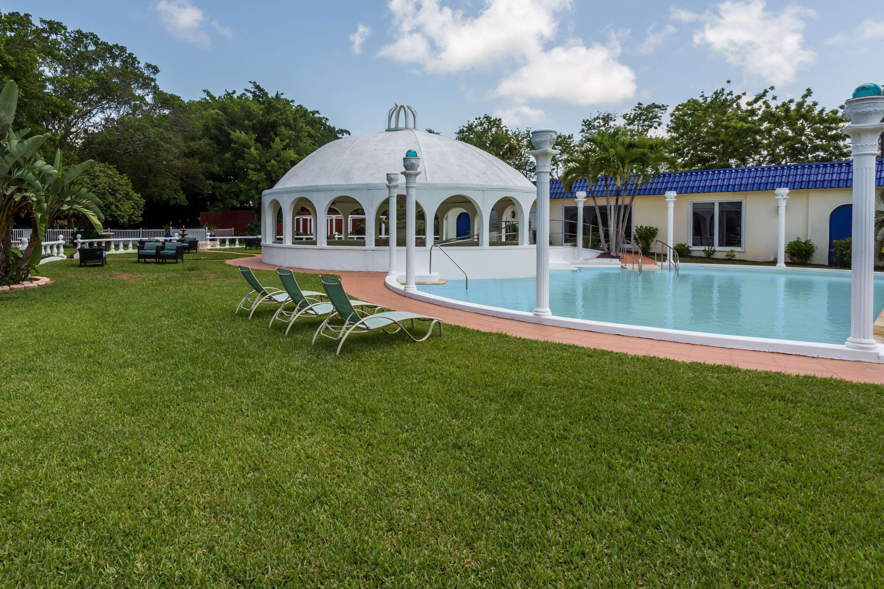 Days Inn By Wyndham Fort Myers Springs Resort Estero Exterior photo